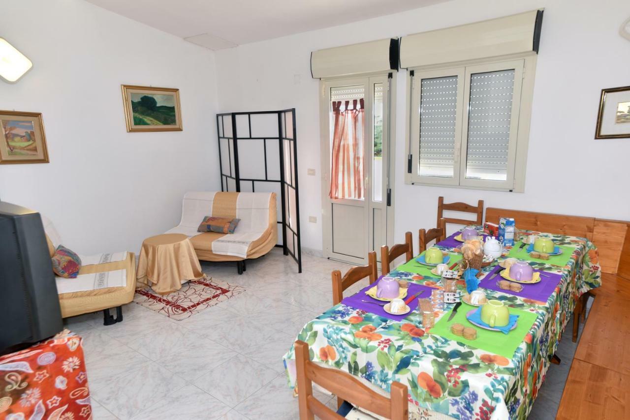 B&B Sa Pintadera Muravera Bagian luar foto