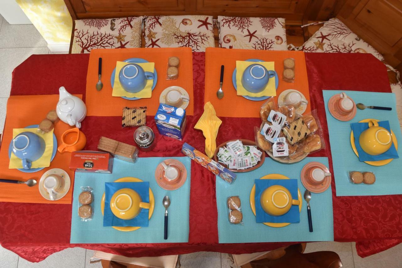 B&B Sa Pintadera Muravera Bagian luar foto