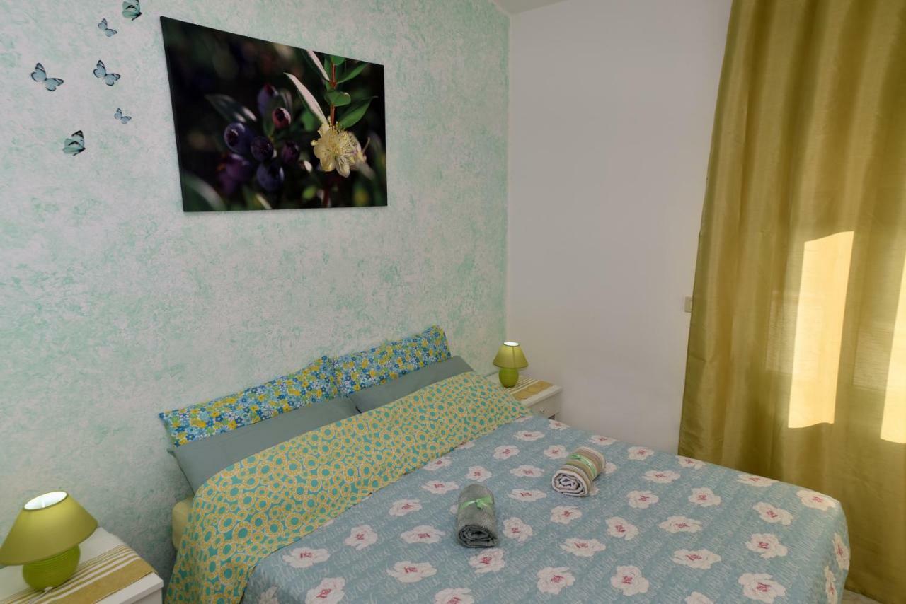 B&B Sa Pintadera Muravera Bagian luar foto